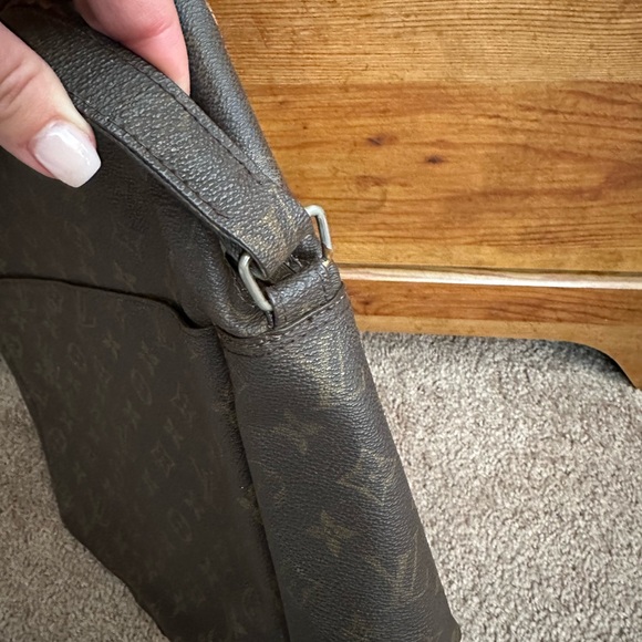 Louis Vuitton Brown Monogram  woman’s crossbody /travel bag large - Picture 16 of 16